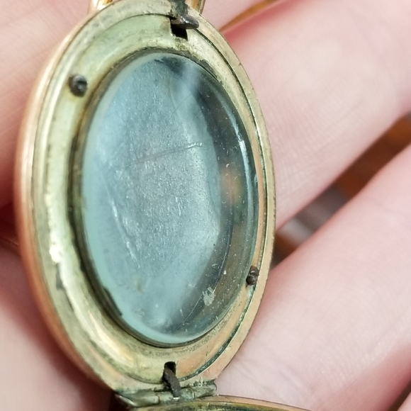 Relisted -Antique Victorian Locket gold tone lake house scene 1800s vintage - Picture 8 of 13